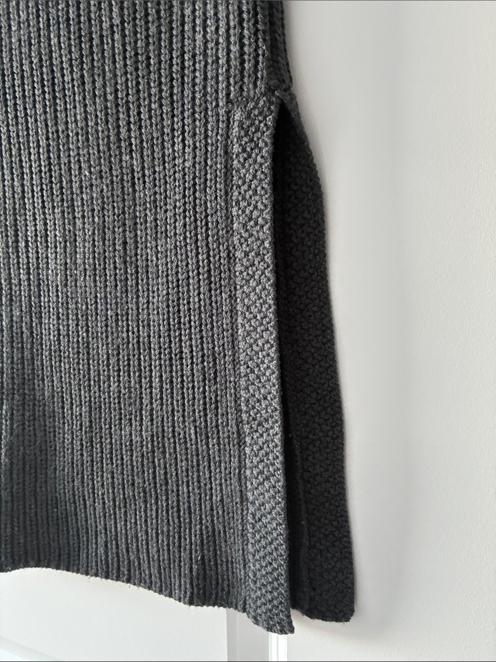Aritzia Wilfred Size XS Durandal Sleeveless Merino Wool Sweater - Gray - Picture 5 of 7
